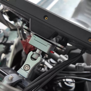 C6 Pro Uchwyt kamery rejestratora motocyklowego: stabilna instalacja z regulacją kąta