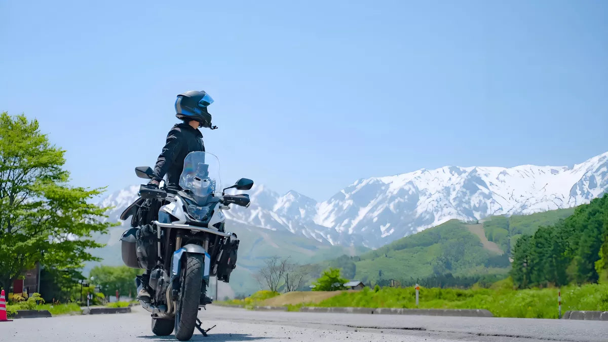 Dlaczego każdy motocyklista potrzebuje kamery samochodowej w 2025 roku